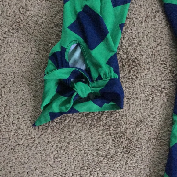 Gorgeous dress with 3/4 sleeves - Picture 4 of 5